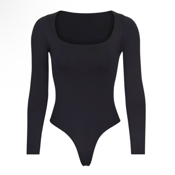 SKIMS Classic Black Long Sleeve Bodysuit - Picture 2 of 4